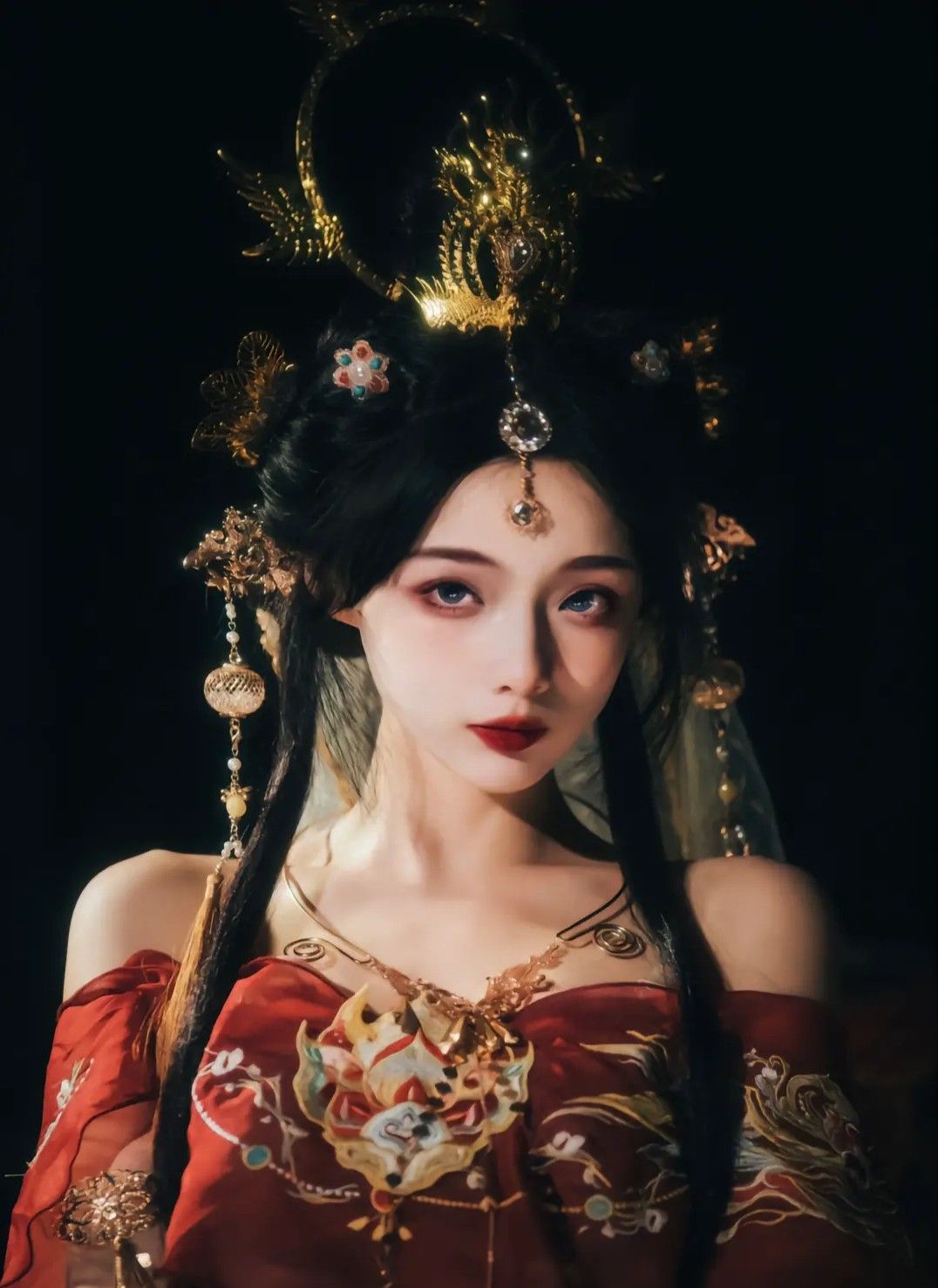 Reinventing the Cheongsam:Modern Chinese Style Qipao with a Modern Twist Reinventing the Cheongsam:Modern Chinese Style Qipao with a Modern Twist