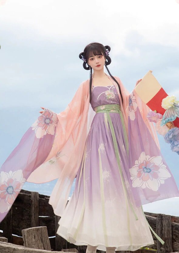 Elegance in Ancient Green:The Beauty of Traditional Hanfu for Women