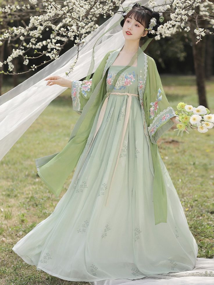 Hanfu Masks:The Enchanting Half-Face Tradition of Immortal Aesthetics
