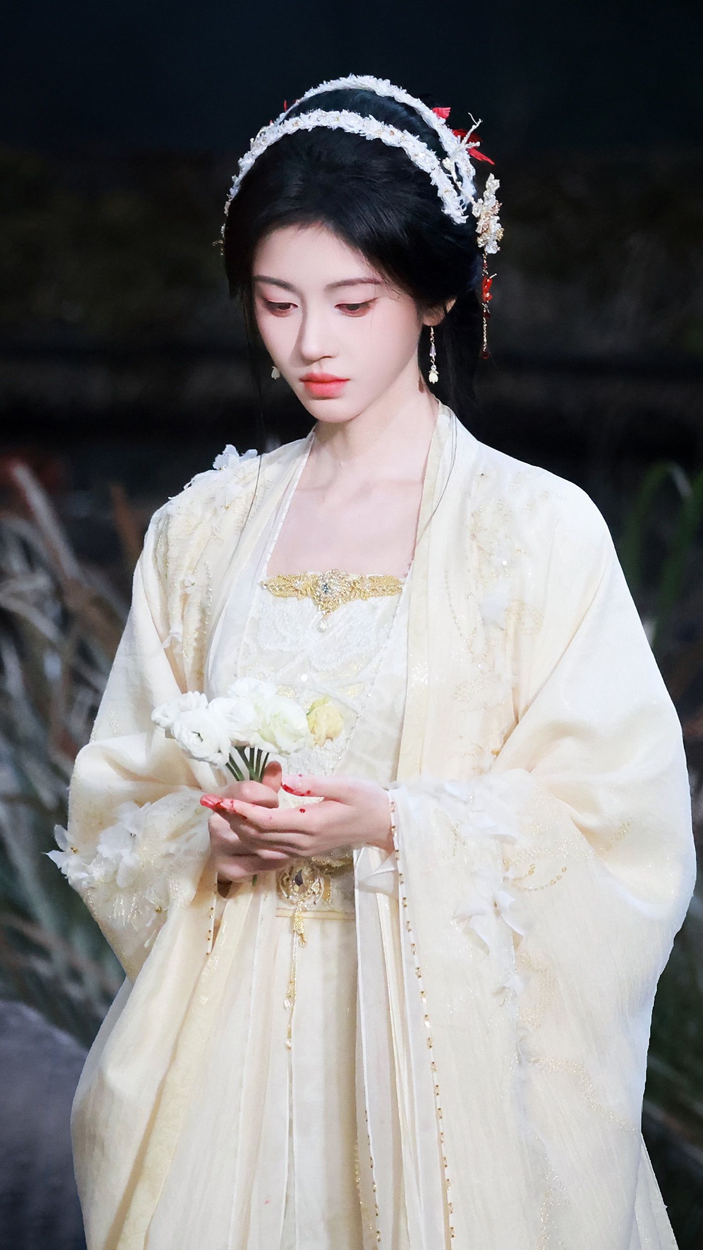 The Vibrant Red of Hanfu:The Red昭愿 The Vibrant Red of Hanfu:The Red昭愿
