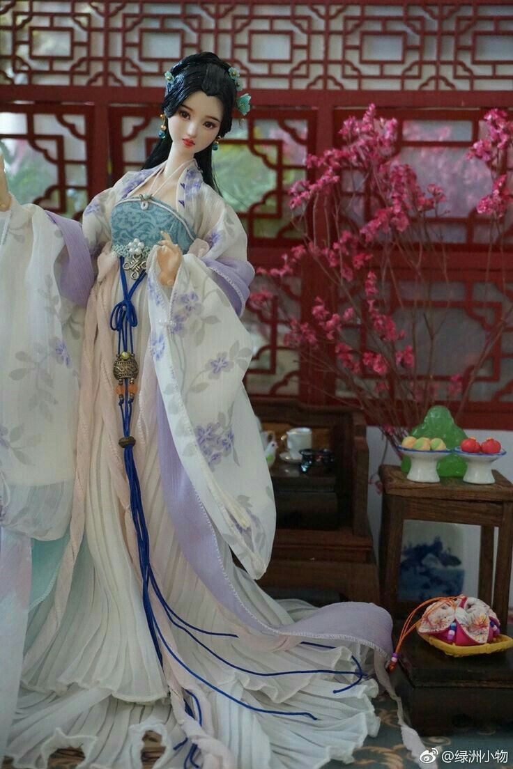 Children in Traditional Chinese Hanfu:A Fairy-like Experience Children in Traditional Chinese Hanfu:A Fairy-like Experience
