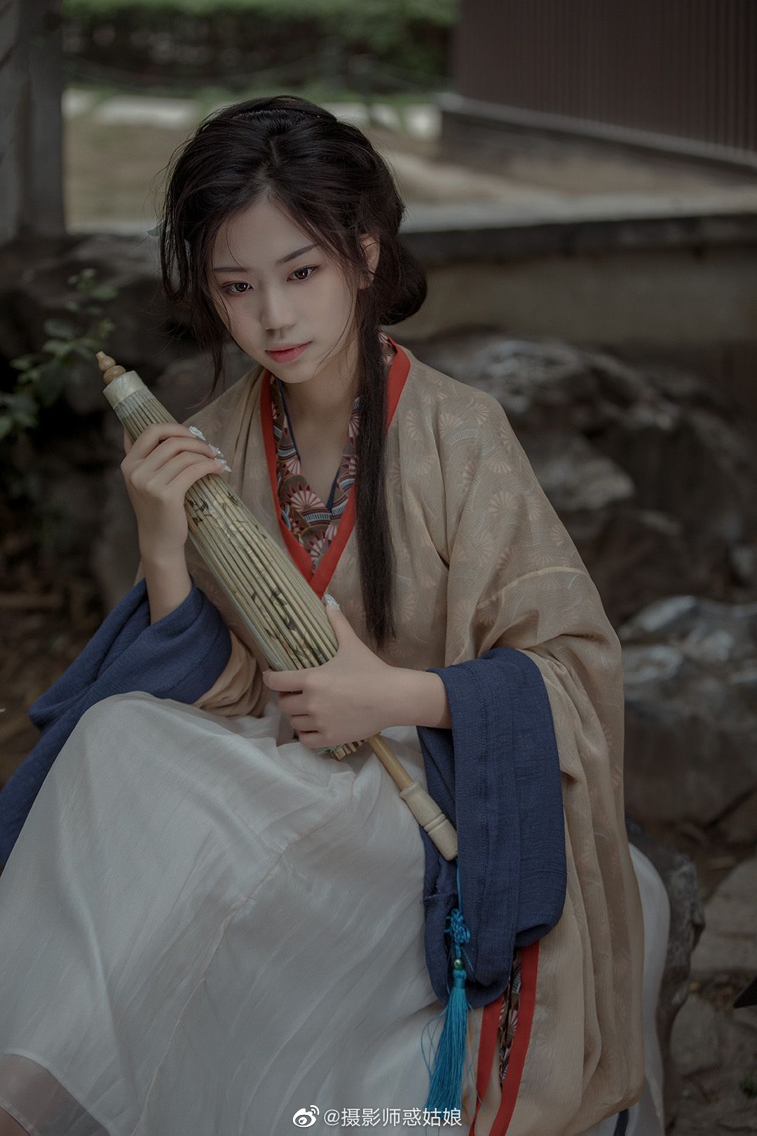 The Splendid Elegance of Cheongsams slit:A Journey into Traditional Chinese Beauty