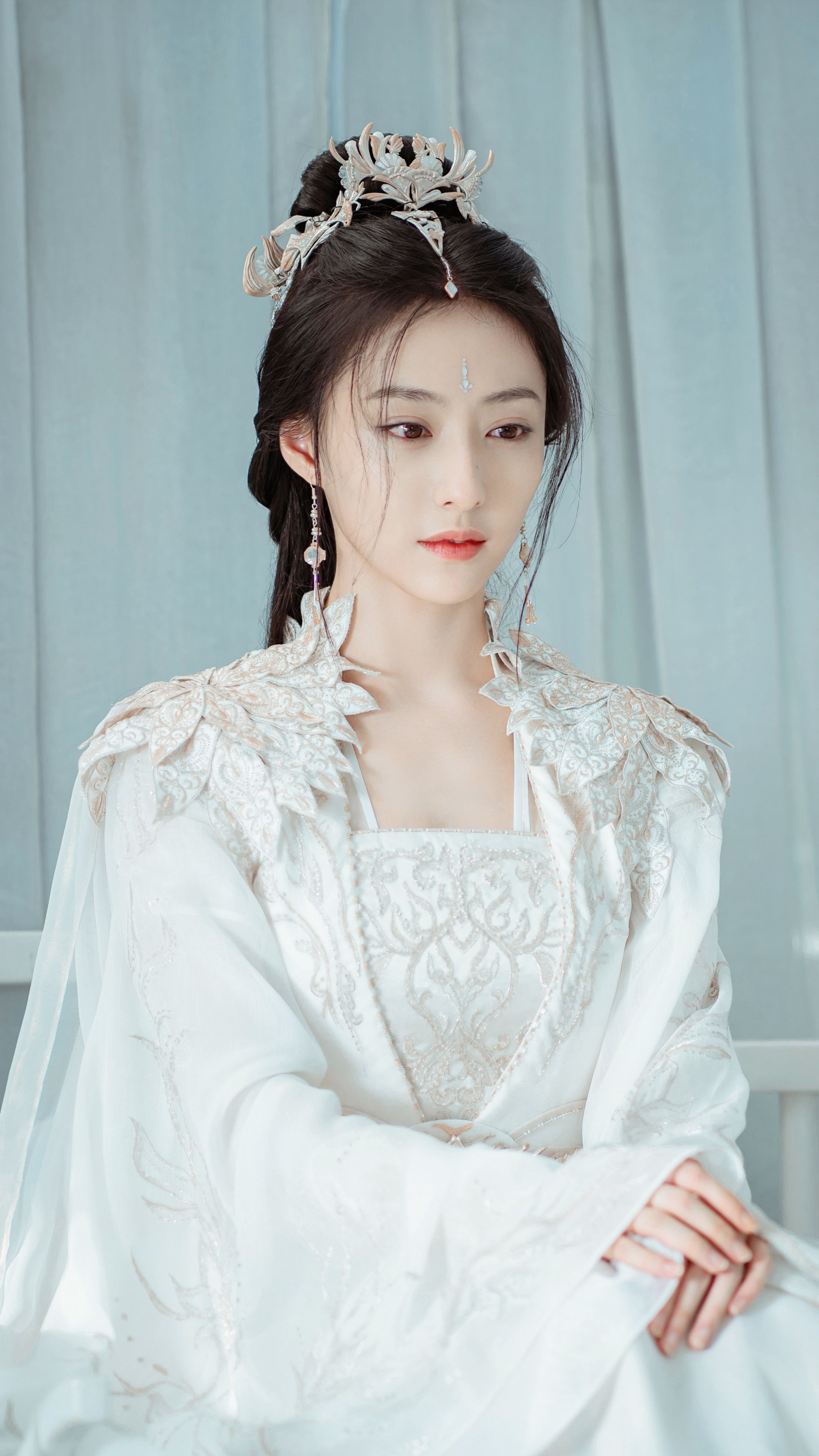 The Splendor of Ming-Style Hanfu in Yellow The Splendor of Ming-Style Hanfu in Yellow