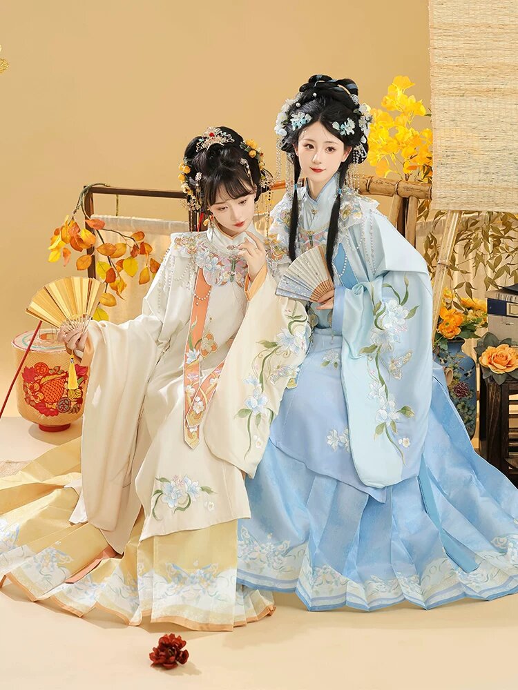 Little Girl in Cheongsam:Embracing Chinese Heritage in Summer Fashion Little Girl in Cheongsam:Embracing Chinese Heritage in Summer Fashion