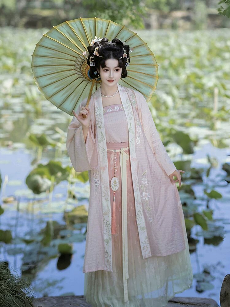 Princess-Inspired Hanfu and Fairy-like Qun:A Blend of Ancient Elegance and Modern Charm Princess-Inspired Hanfu and Fairy-like Qun:A Blend of Ancient Elegance and Modern Charm