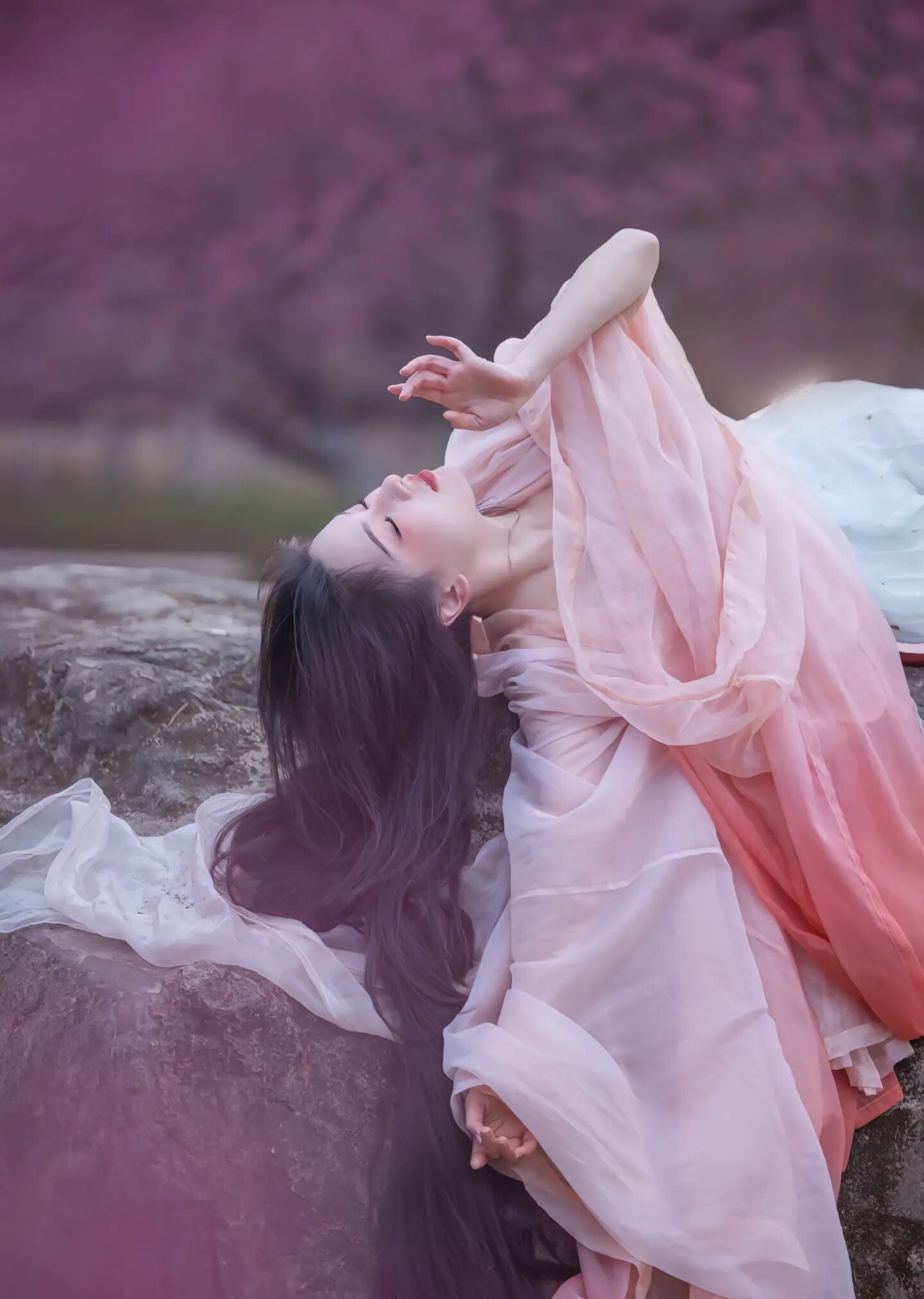 Maternity Fashion in Traditional Hanfu Style:A New Era of Elegance and Comfort Maternity Fashion in Traditional Hanfu Style:A New Era of Elegance and Comfort