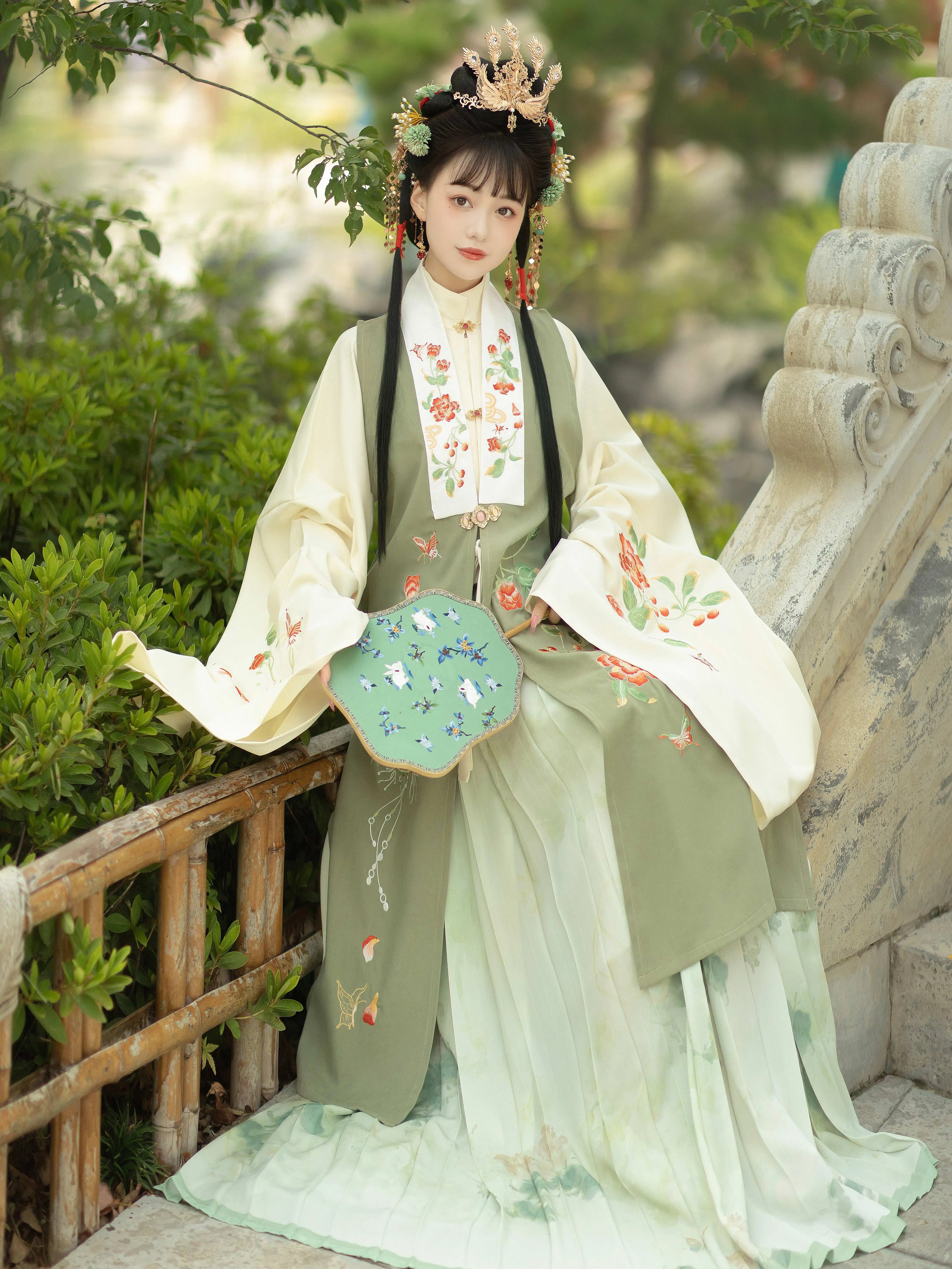 Ethereal Beauty in Ancient Style:The Enchantment of Girls Hanfu Fashion Ethereal Beauty in Ancient Style:The Enchantment of Girls Hanfu Fashion