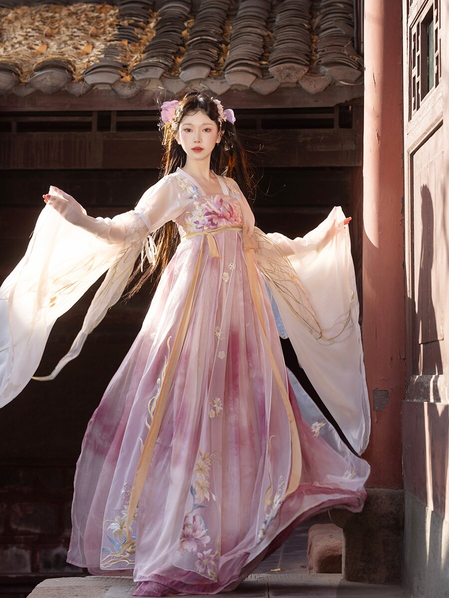 The Allure of Blue Forgetting Machine:Exploring the Same-Style Hanfu as Lan Wangji The Allure of Blue Forgetting Machine:Exploring the Same-Style Hanfu as Lan Wangji