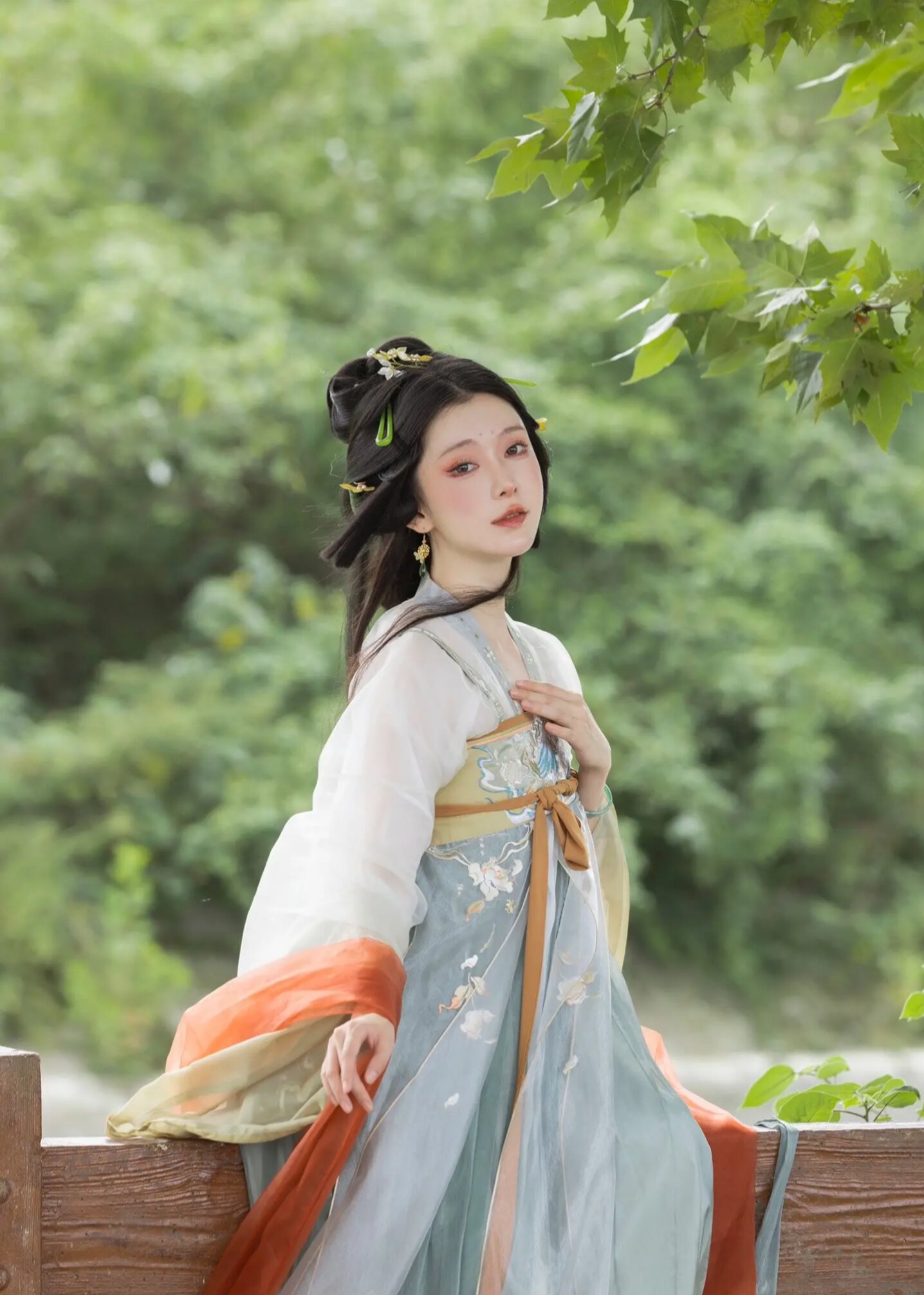 Traditional Chinese Earring Styling and the Elegance of Cheongsam Traditional Chinese Earring Styling and the Elegance of Cheongsam