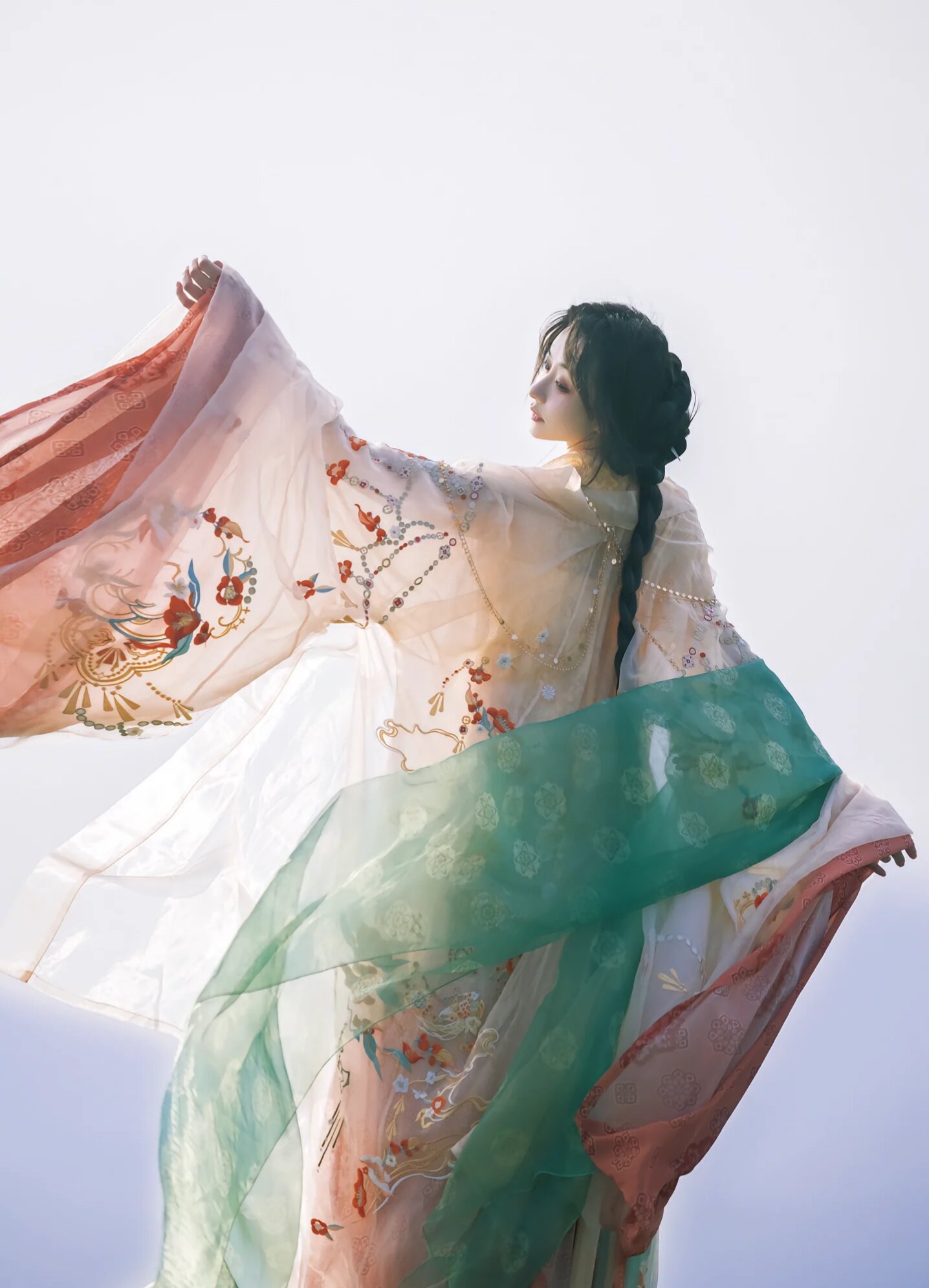 Elegant Adult Hanfu Dress:A Blend of Traditional Beauty and Modern Elegance Elegant Adult Hanfu Dress:A Blend of Traditional Beauty and Modern Elegance