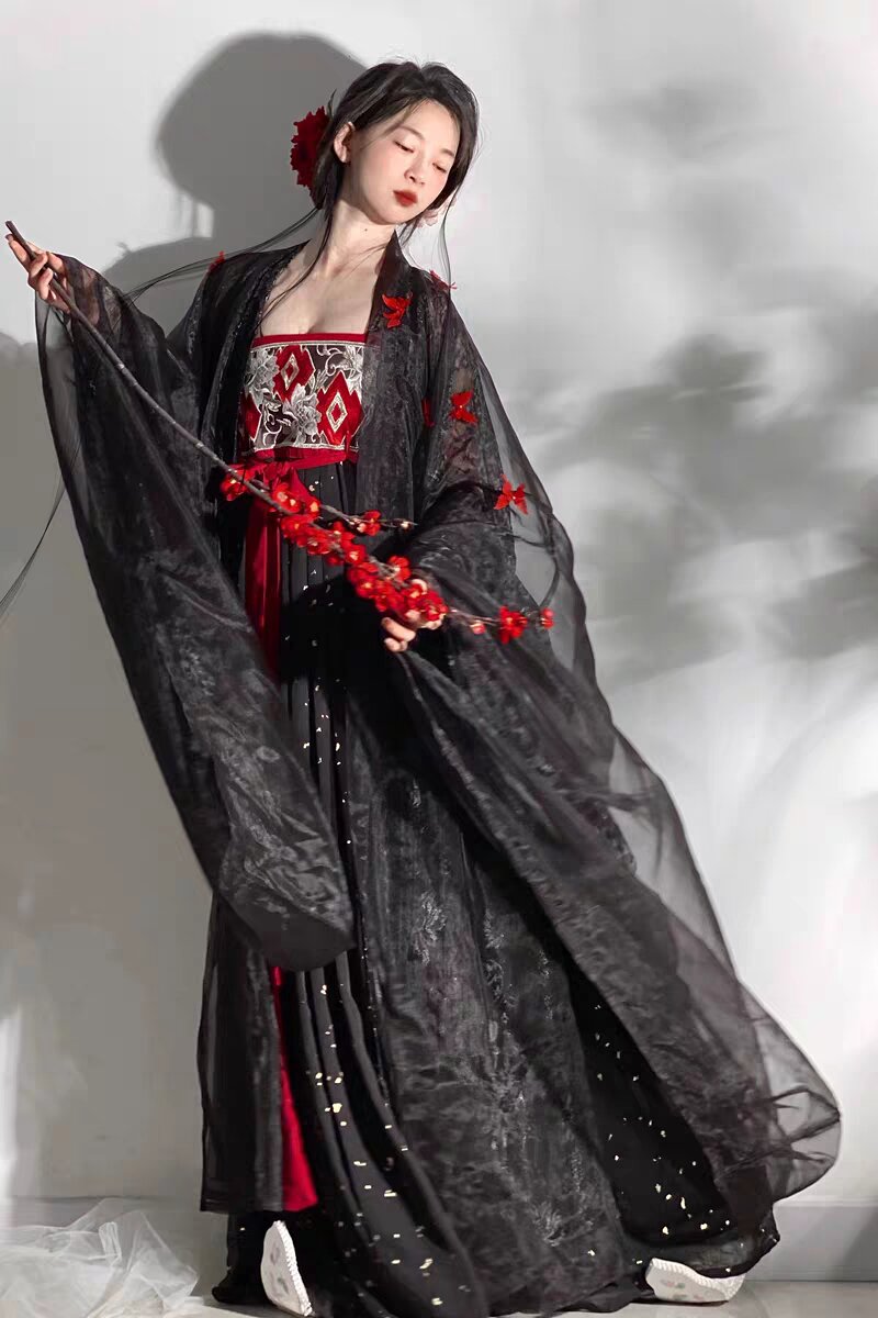 The Splendor of Hanfu Fans:A Journey into Traditional Chinese Elegance The Splendor of Hanfu Fans:A Journey into Traditional Chinese Elegance