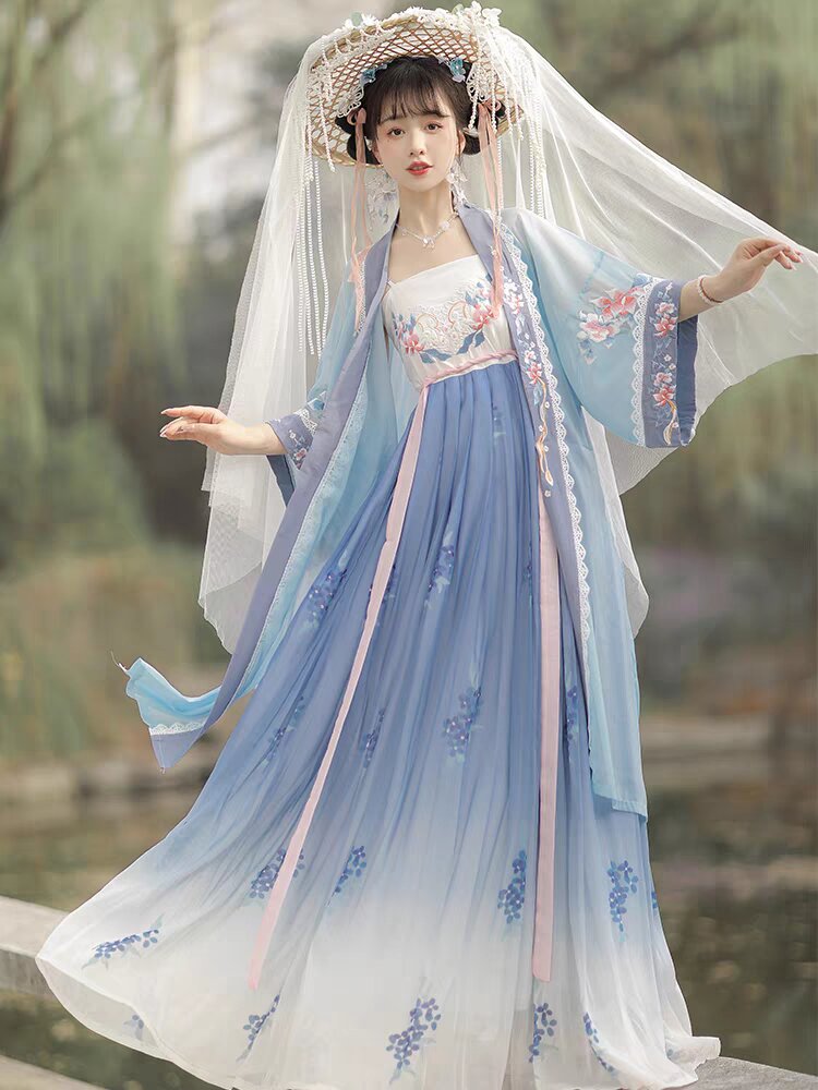 The Allure of Traditional Charm:The Elegance of Hanfu Fashion The Allure of Traditional Charm:The Elegance of Hanfu Fashion