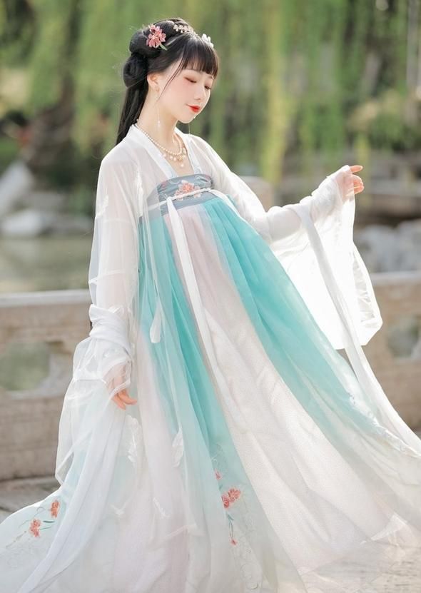 Childrens Traditional Chinese Hanfu Two-Piece Set for Girls Childrens Traditional Chinese Hanfu Two-Piece Set for Girls