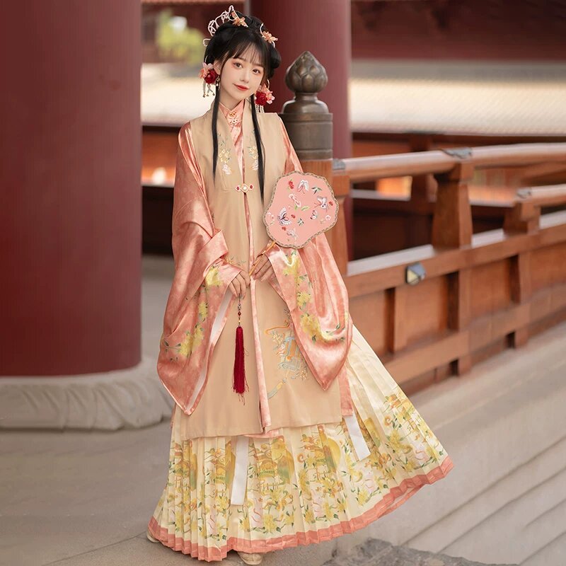 Spicy Sizzling Cheongsam Dress:The Allure of a Lady in Traditional Elegance Spicy Sizzling Cheongsam Dress:The Allure of a Lady in Traditional Elegance