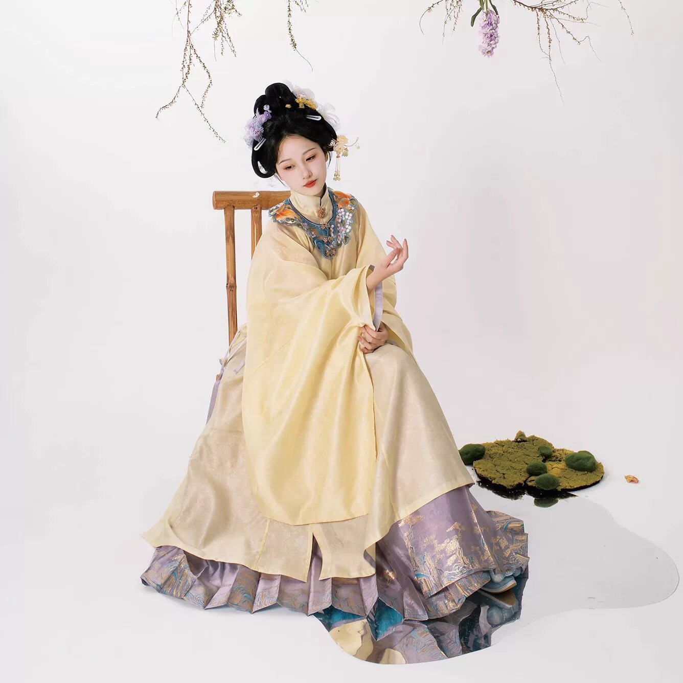 汉服绣花鞋增高