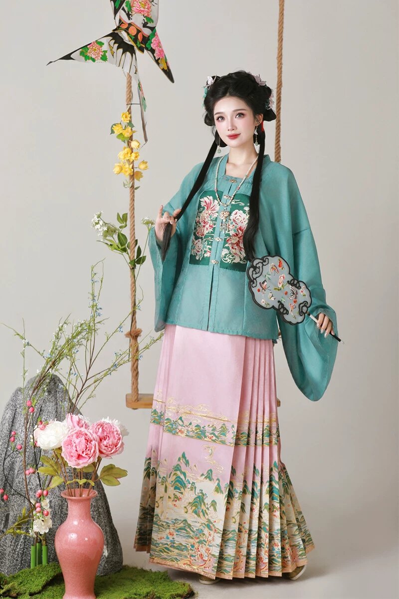 Summer-Friendly Ming-Style Hanfu for Little Girls in Lightweight Fabrics Summer-Friendly Ming-Style Hanfu for Little Girls in Lightweight Fabrics