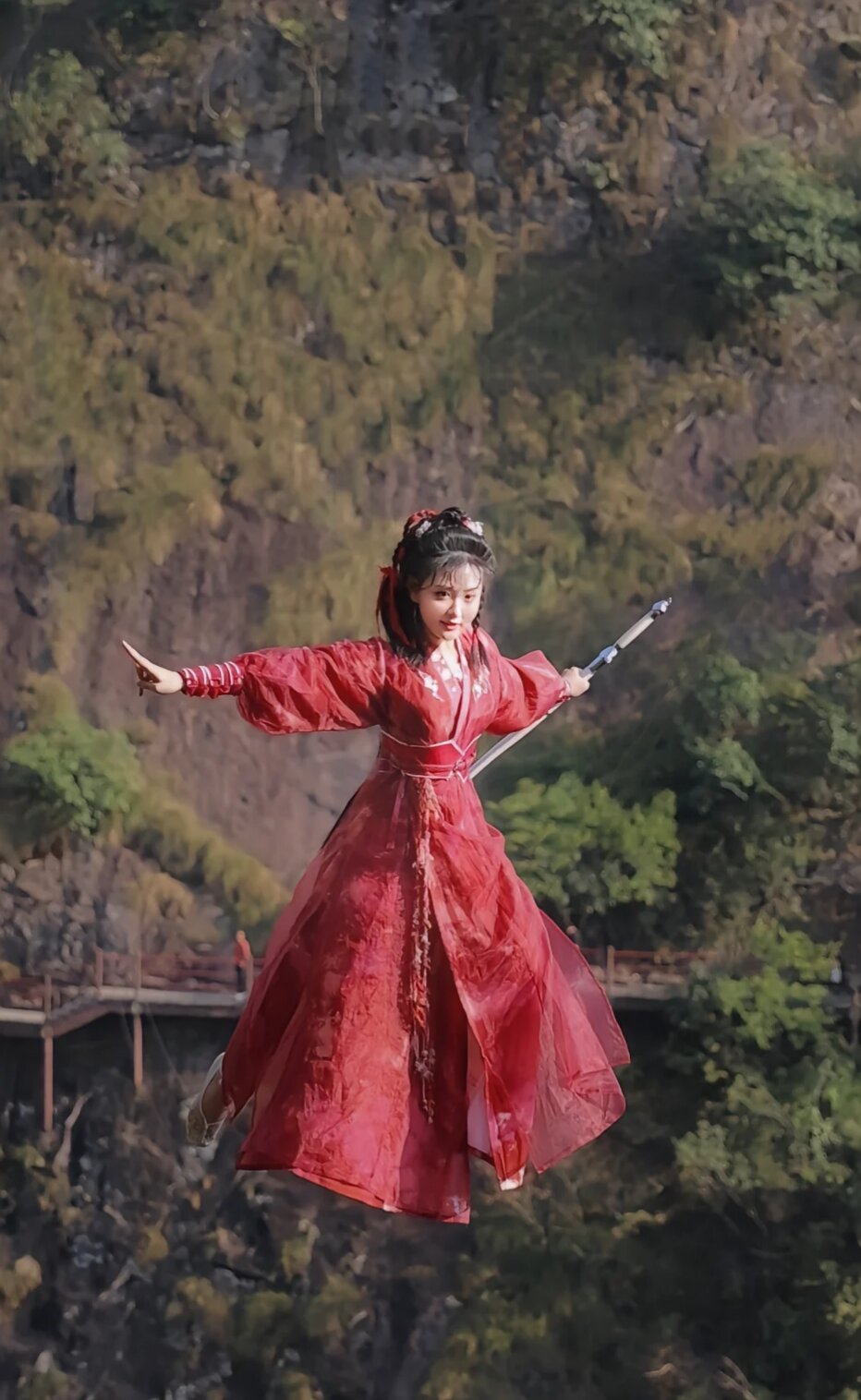 Blooming Beauty and Butterflies in Traditional Chinese Hanfu Fashion Blooming Beauty and Butterflies in Traditional Chinese Hanfu Fashion