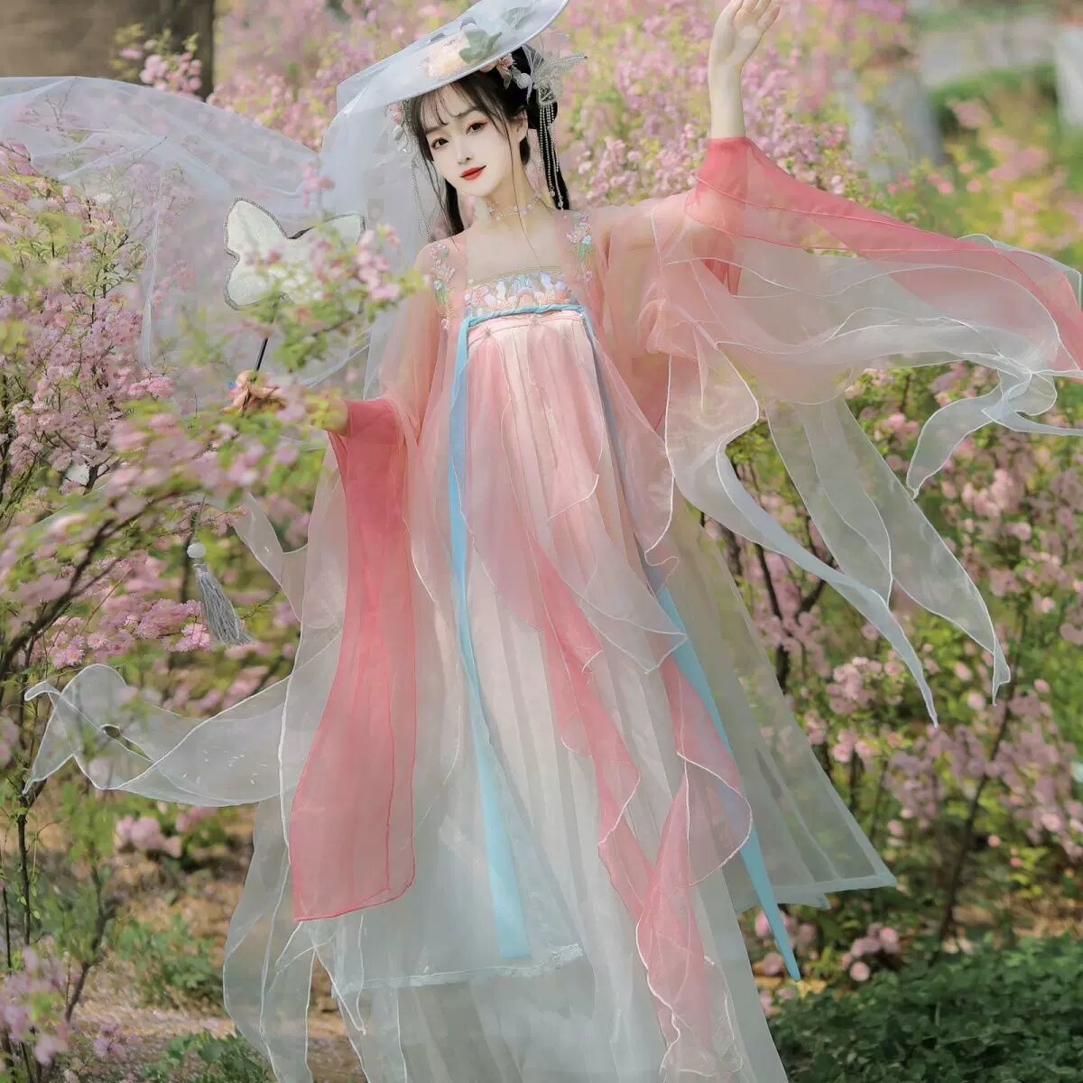 The Enchantment of Red Childrens Traditional Chinese Hanfu Costumes The Enchantment of Red Childrens Traditional Chinese Hanfu Costumes