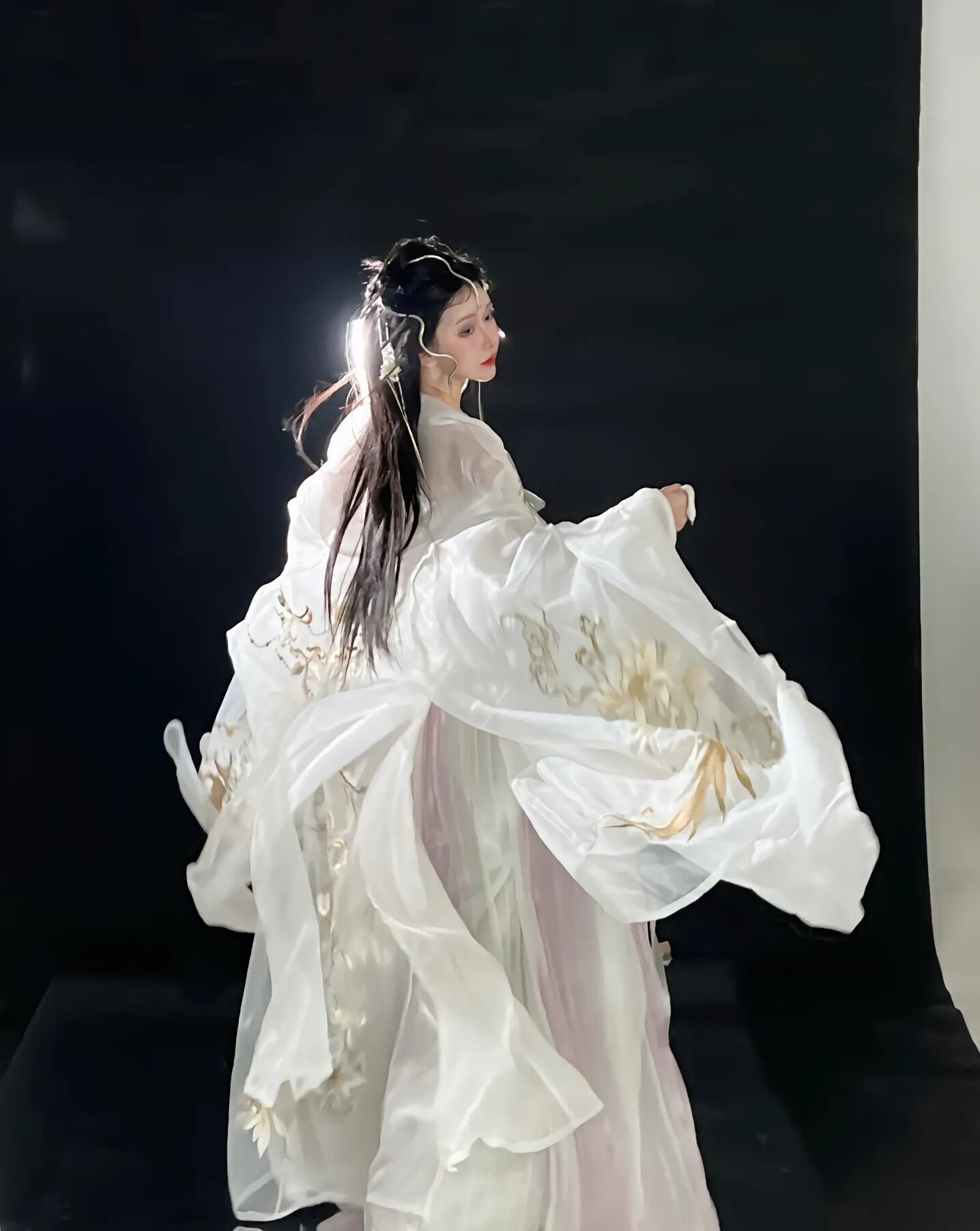Starry Constellations and the Enchanting World of Hanfu in Douluo Continent Starry Constellations and the Enchanting World of Hanfu in Douluo Continent