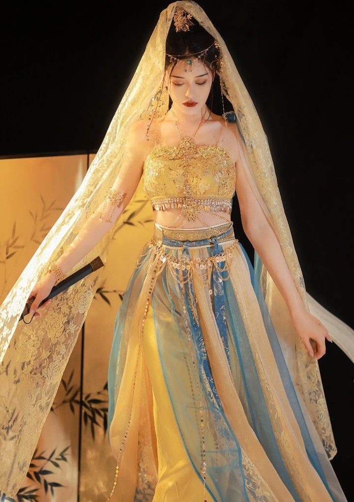 The Evolution of Traditional Chinese Fashion:Modernized Hanfu Dress and Qipao Skirt The Evolution of Traditional Chinese Fashion:Modernized Hanfu Dress and Qipao Skirt