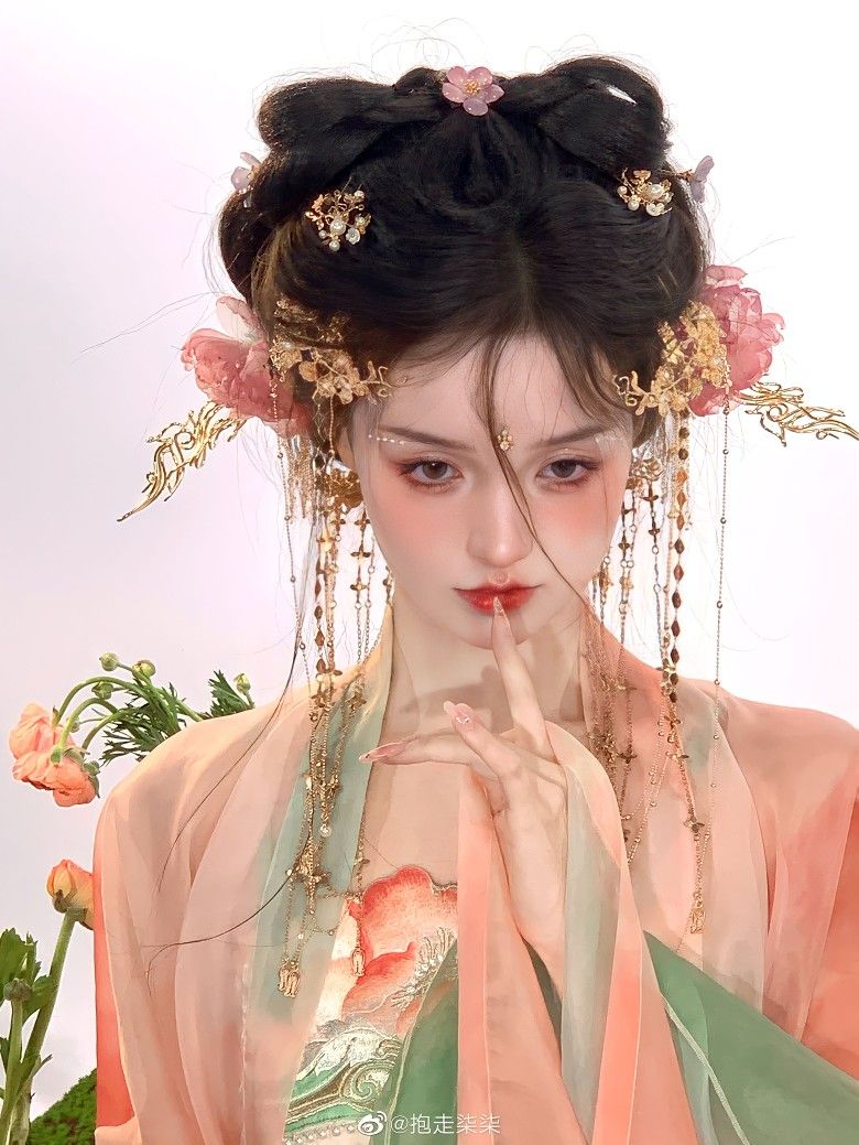 The Evolution of Cheongsam Shoes:Embracing Modernity in Traditional Qipao Footwear The Evolution of Cheongsam Shoes:Embracing Modernity in Traditional Qipao Footwear