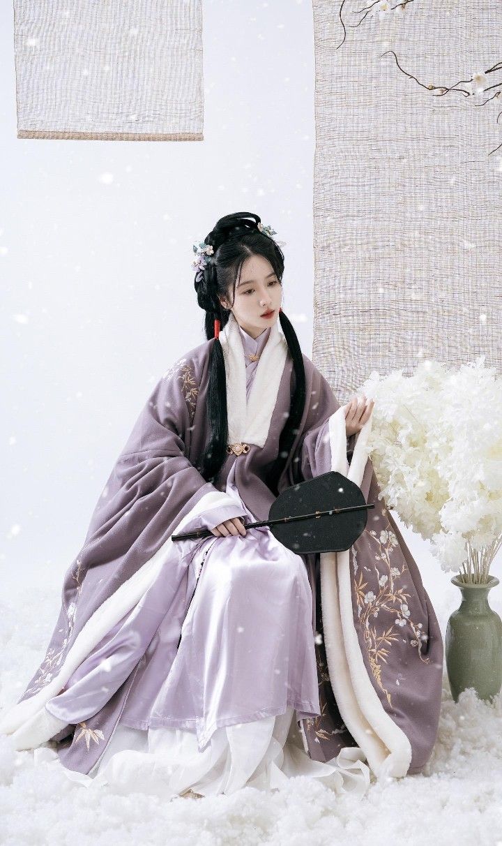 Elegant仙风道骨,汉服女子的古典韵味与古风魅力 in 17th-Century Fashion Elegant仙风道骨,汉服女子的古典韵味与古风魅力 in 17th-Century Fashion