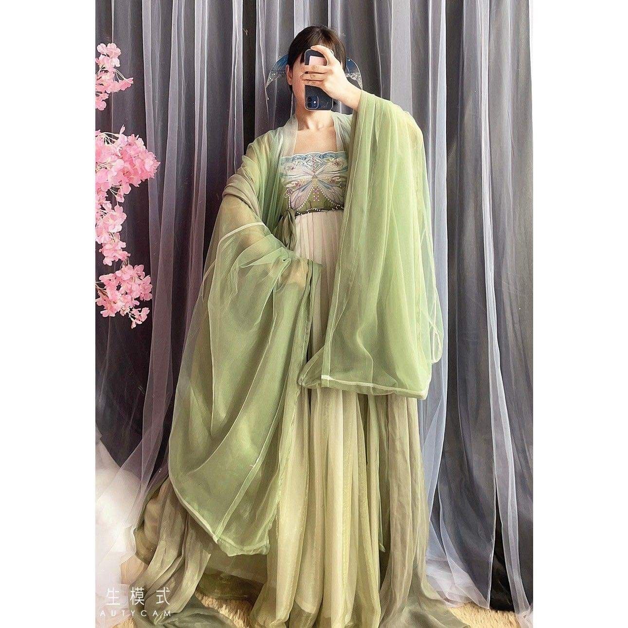 Embracing the Hourglass Figure:Styling the Horseface Skirt for a Slimmer Look in Daily Life Embracing the Hourglass Figure:Styling the Horseface Skirt for a Slimmer Look in Daily Life