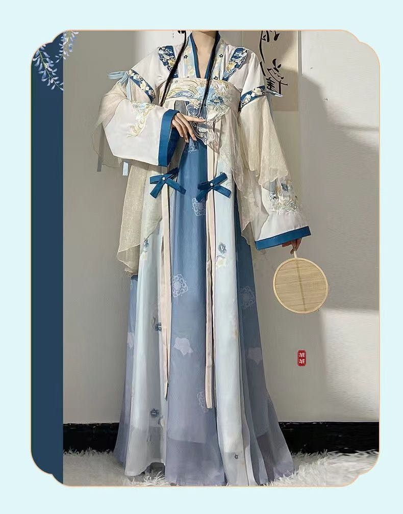The Splendor of Horseface Skirt:Embroidery with Gold and Mimicking the Beauty of Zhuanghua The Splendor of Horseface Skirt:Embroidery with Gold and Mimicking the Beauty of Zhuanghua