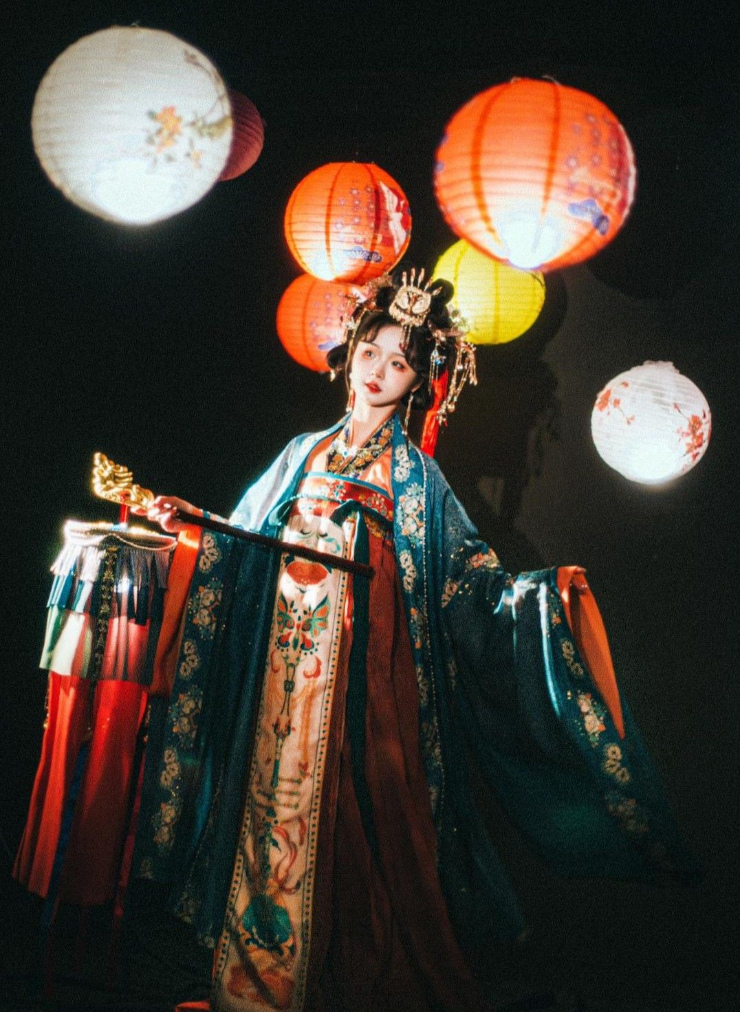 Ancient Charm of Hanfu Shawls:Unveiling the Beauty of Traditional Chinese Attire Ancient Charm of Hanfu Shawls:Unveiling the Beauty of Traditional Chinese Attire