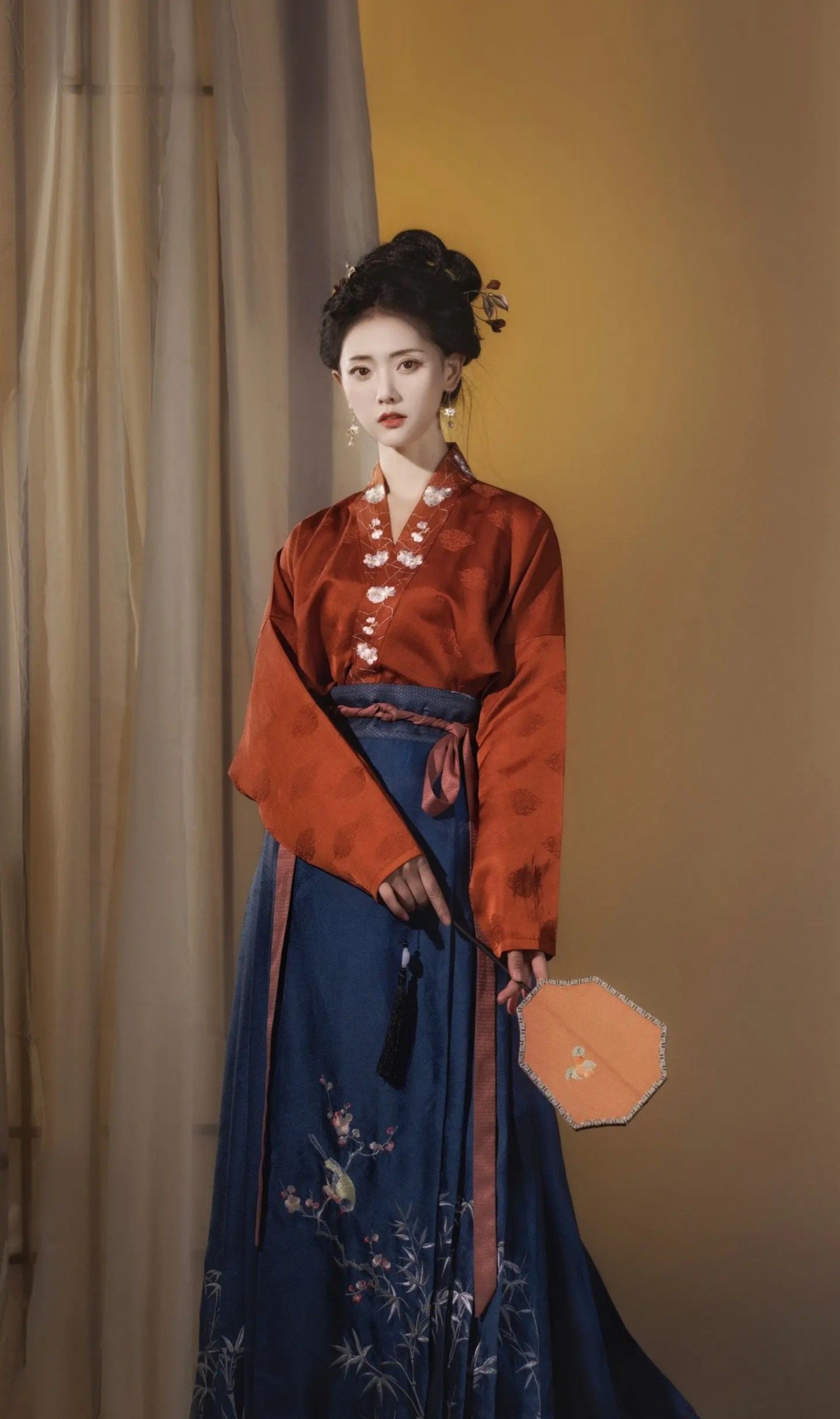 Petite Bridal Gowns:The Charm of Hanfu for Mini-Sized Brides Petite Bridal Gowns:The Charm of Hanfu for Mini-Sized Brides