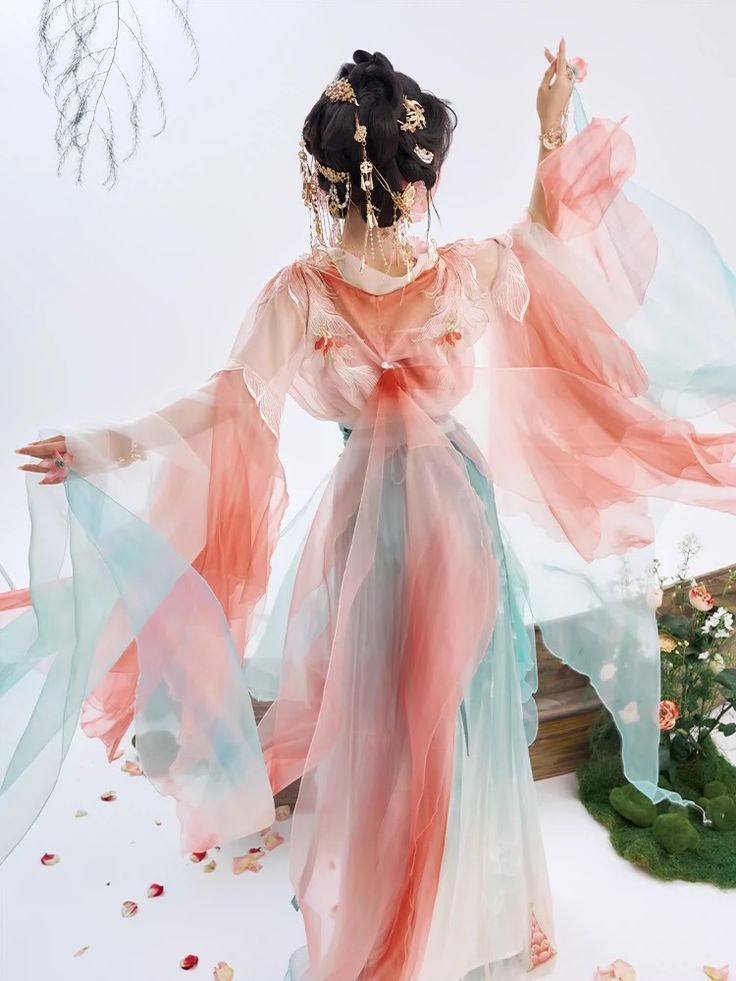 Mini-Size Fashion:The New Short-Style Cheongsam Skirt Revolution Mini-Size Fashion:The New Short-Style Cheongsam Skirt Revolution