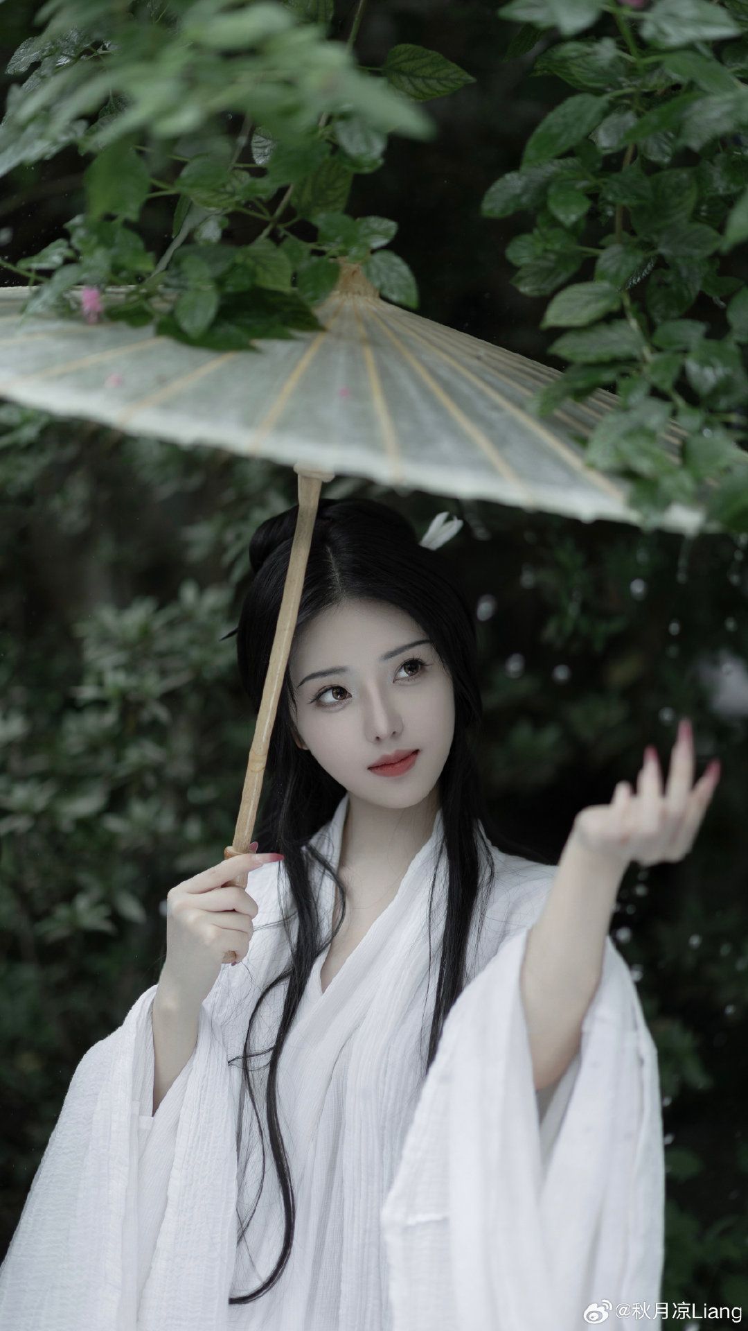 Children in Qipao Skirts:A Cultural Journey into Traditional Chinese Fashion Children in Qipao Skirts:A Cultural Journey into Traditional Chinese Fashion