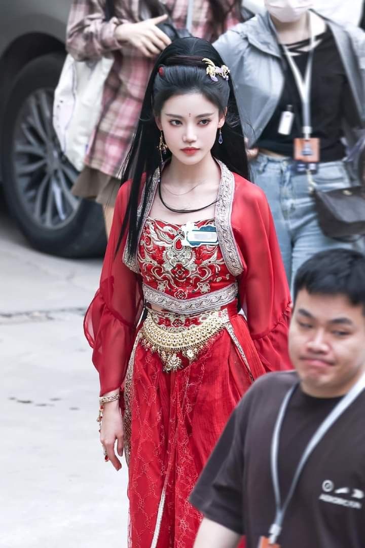 Winter Warmth for Little Girls in Traditional Hanfu Fashion:A Guide to Coats and Hoodies Winter Warmth for Little Girls in Traditional Hanfu Fashion:A Guide to Coats and Hoodies