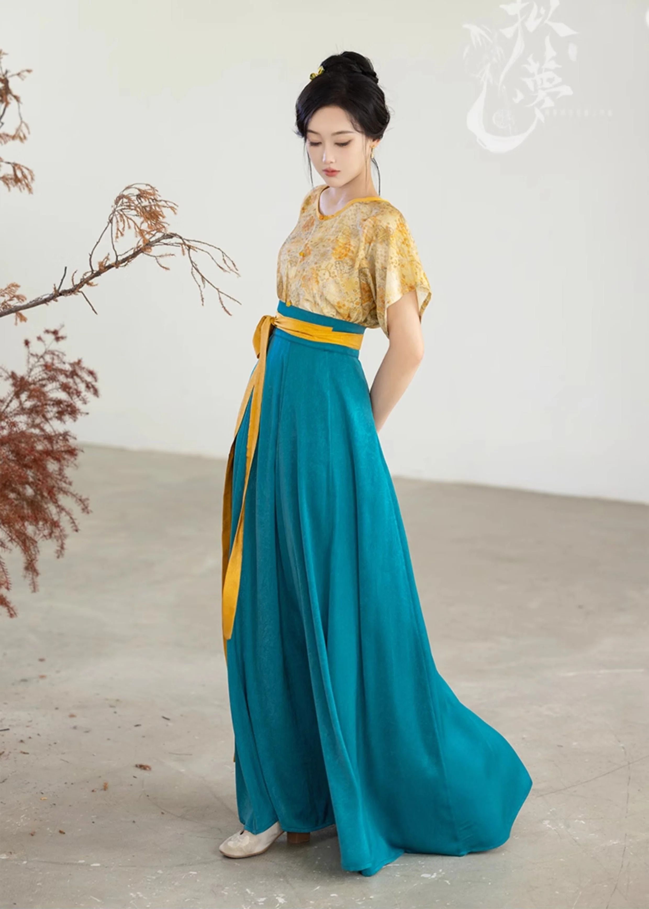 Champagne-Colored Hanfu Shoes:A Blend of Tradition and Elegance Champagne-Colored Hanfu Shoes:A Blend of Tradition and Elegance