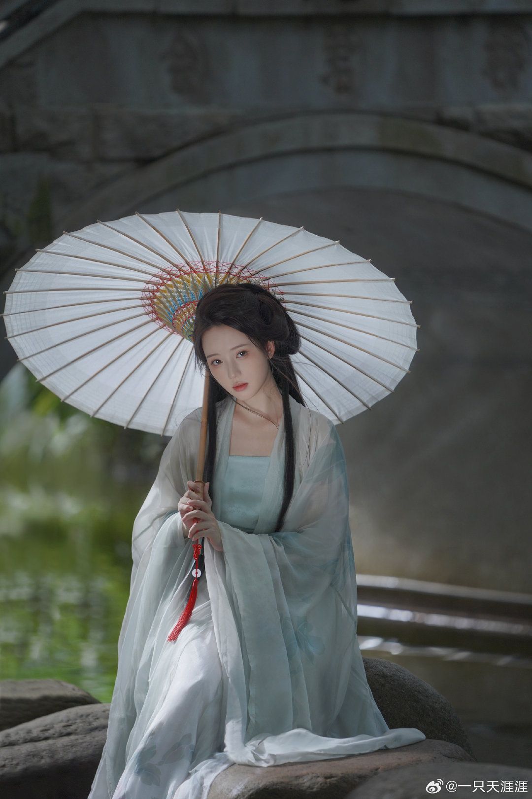 Elegant Hanfu Fashion for Girls:Embracing the Traditional with Wigs and Headpieces Elegant Hanfu Fashion for Girls:Embracing the Traditional with Wigs and Headpieces