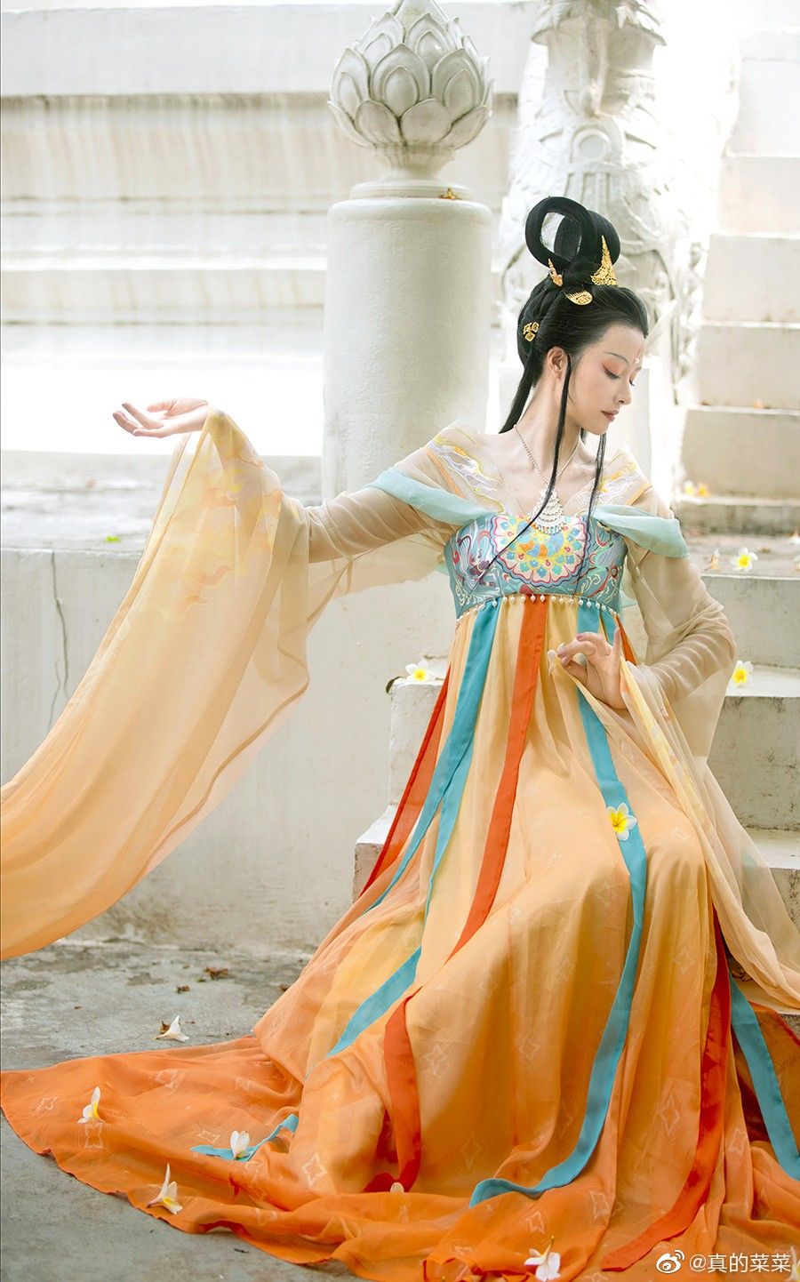 Pattern Design of Long-sleeved Cheongsam with Flag Sleeves Pattern Design of Long-sleeved Cheongsam with Flag Sleeves
