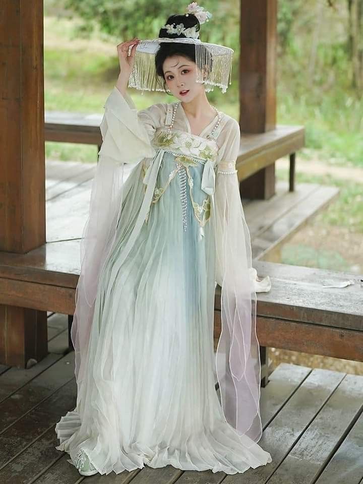 Purple Hanfu Fashion for Autumn Winter Girls:A Guide to Styling and Care Purple Hanfu Fashion for Autumn Winter Girls:A Guide to Styling and Care