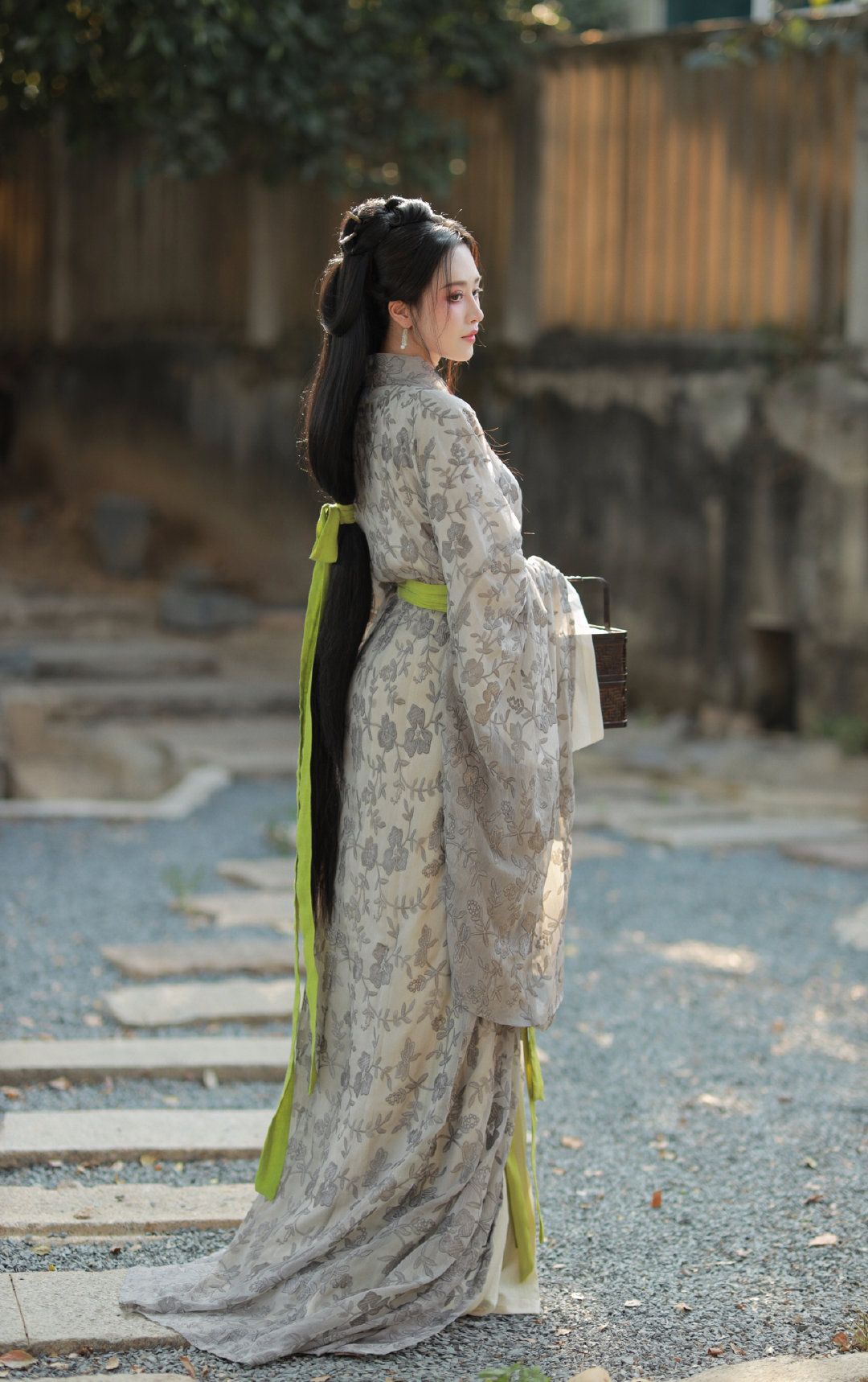Purple Flower Cheongsam:A Blend of Tradition and Elegance Purple Flower Cheongsam:A Blend of Tradition and Elegance