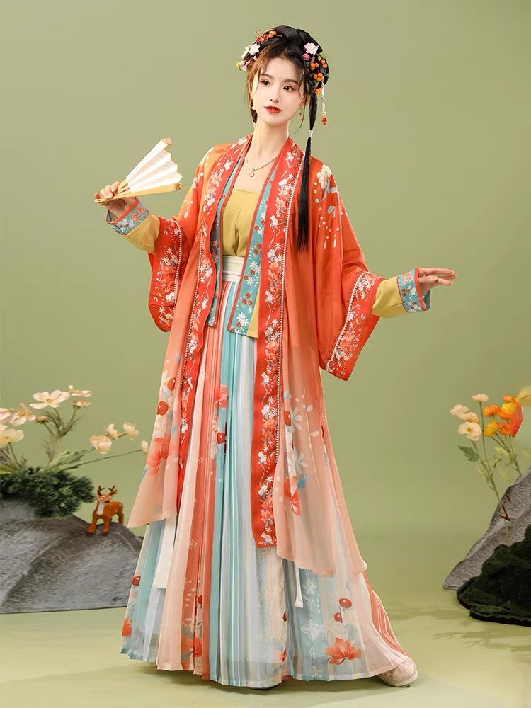 The Red Horseface Skirt:A Traditional Wedding Dress in Chinese Culture The Red Horseface Skirt:A Traditional Wedding Dress in Chinese Culture