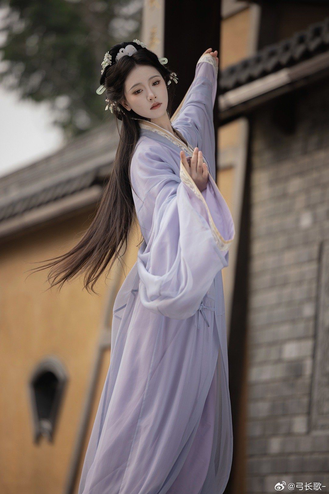 The Enchanting Beauty of Ling Miaomiaos Integrated Hanfu Wig with a Touch of False Hair The Enchanting Beauty of Ling Miaomiaos Integrated Hanfu Wig with a Touch of False Hair