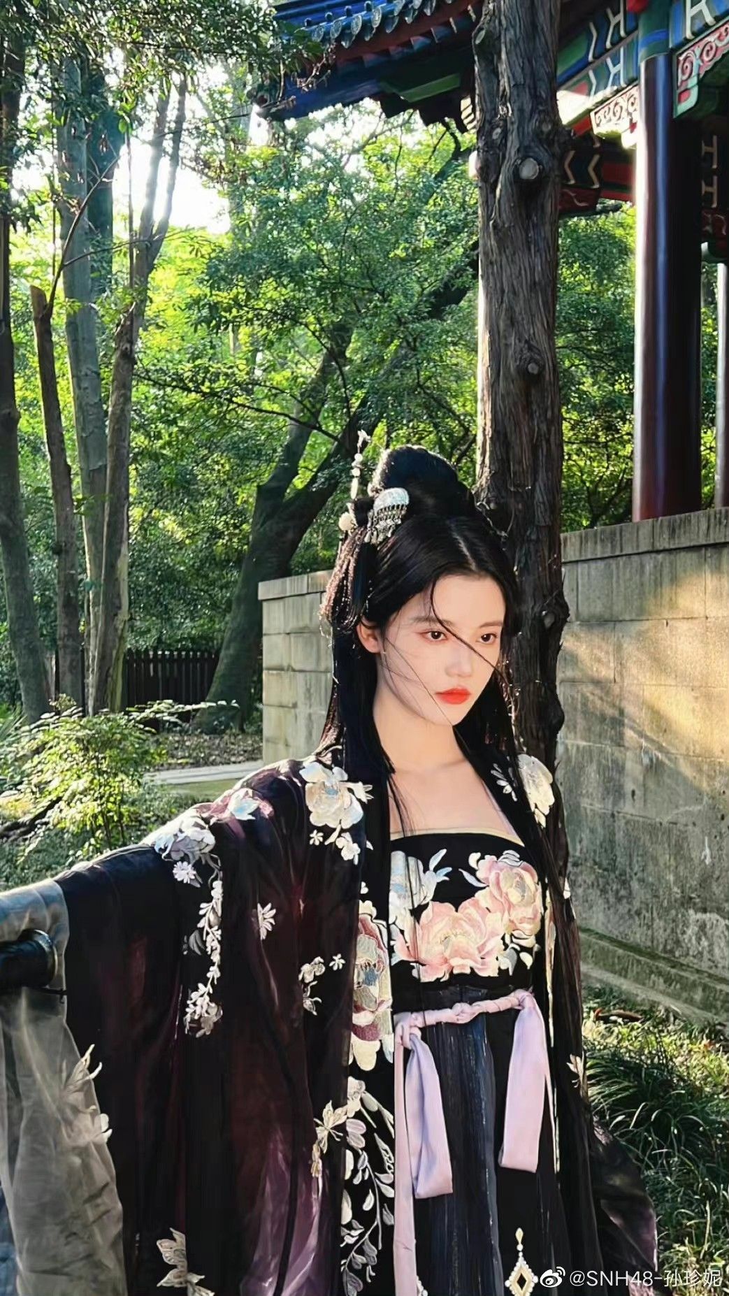 The Role of Metal in Traditional Hanfu Hair Accessories The Role of Metal in Traditional Hanfu Hair Accessories