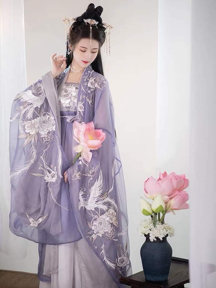 The Enchantment of Traditional Chinese Wedding in Hanfu Fashion The Enchantment of Traditional Chinese Wedding in Hanfu Fashion