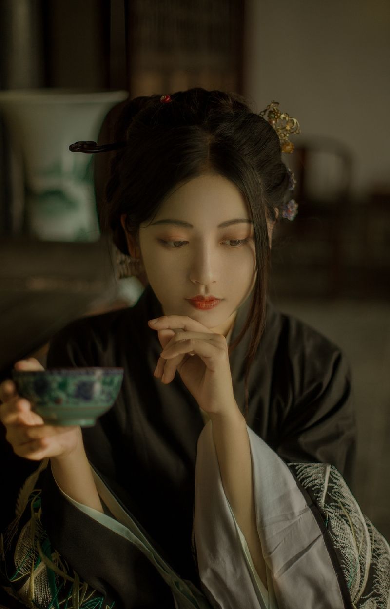 The Revival of Autumn Hanfu:Exploring the Essence of Traditional Chinese Fashion The Revival of Autumn Hanfu:Exploring the Essence of Traditional Chinese Fashion