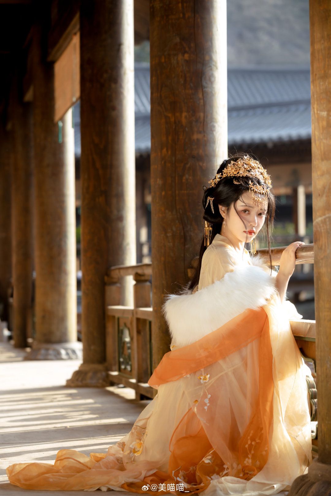 Enhanced Qipao Design for Curvier Figures Belly-Concealing and Slimming for Summer Enhanced Qipao Design for Curvier Figures Belly-Concealing and Slimming for Summer