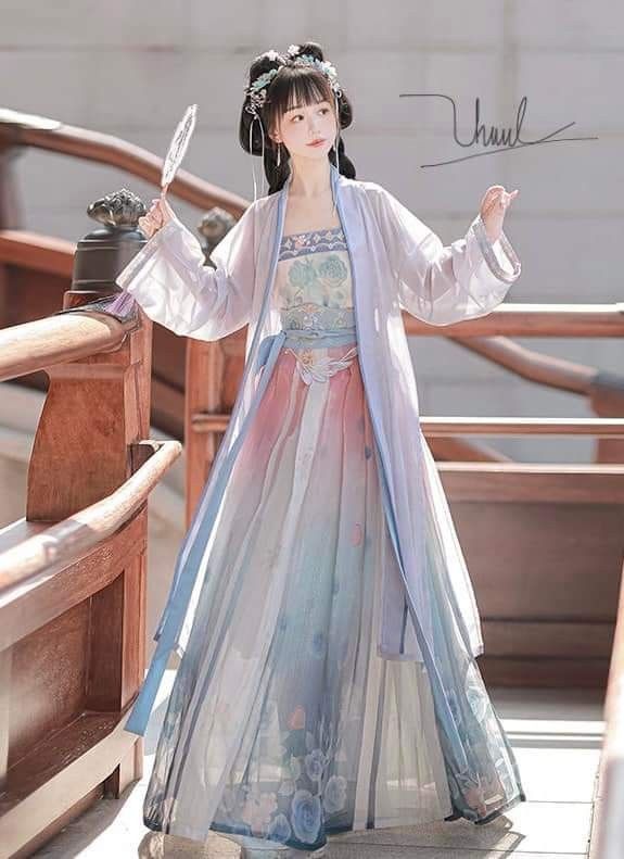 The Splendor of Tang-Style Large-Size Hanfu:A Journey into Traditional Chinese Elegance The Splendor of Tang-Style Large-Size Hanfu:A Journey into Traditional Chinese Elegance