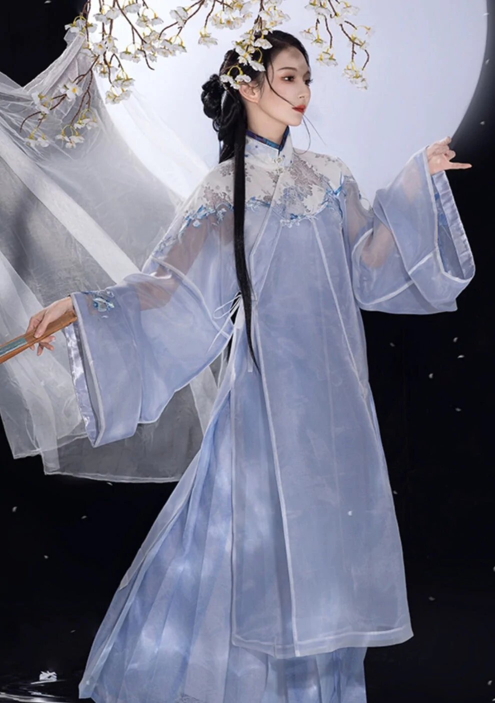Embracing Summer in a Cheongsam Blouse:Fashionable and Comfortable for Every Woman Embracing Summer in a Cheongsam Blouse:Fashionable and Comfortable for Every Woman