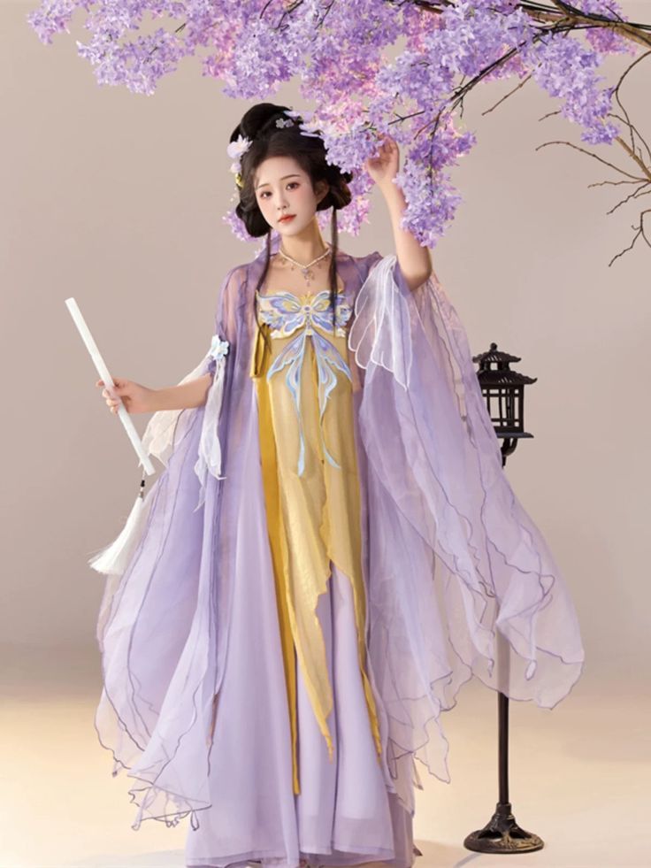 Embracing Modernity in Traditional Cheongsam:The Plus-Size Revolution in Chinese Fashion Embracing Modernity in Traditional Cheongsam:The Plus-Size Revolution in Chinese Fashion