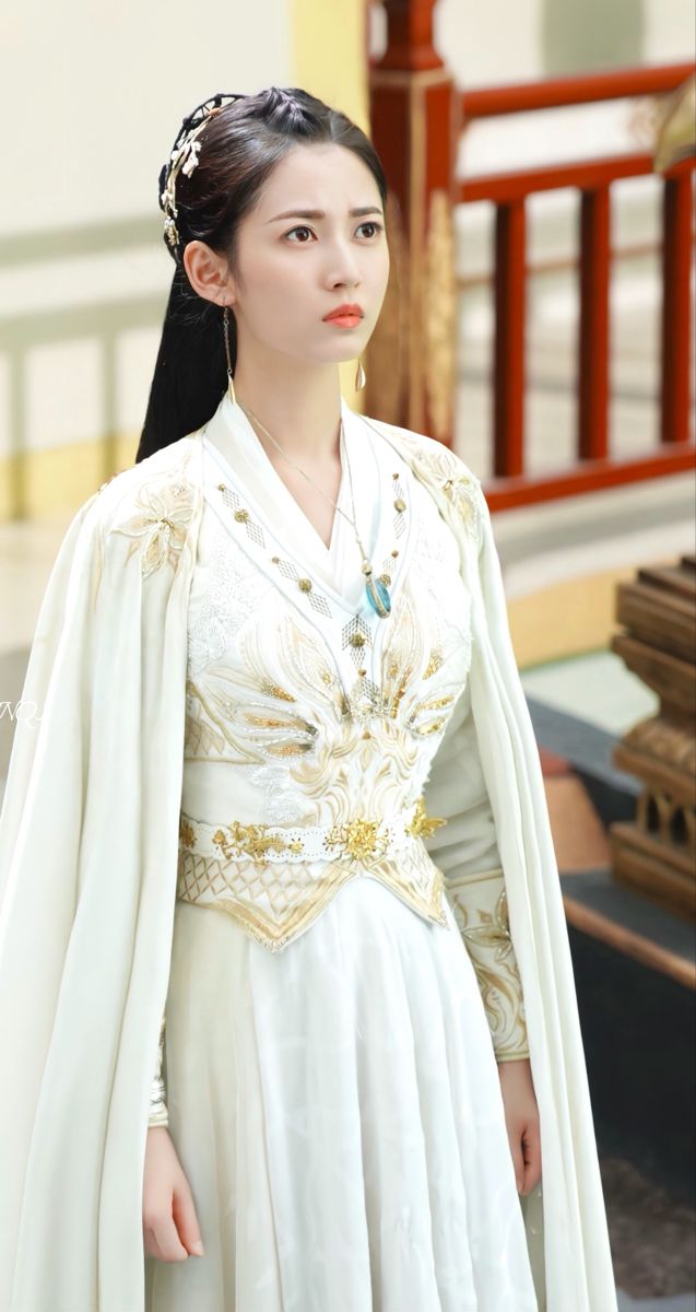 Embracing Modernity:The Evolution of Qipao in Autumn Winter Fashion Embracing Modernity:The Evolution of Qipao in Autumn Winter Fashion