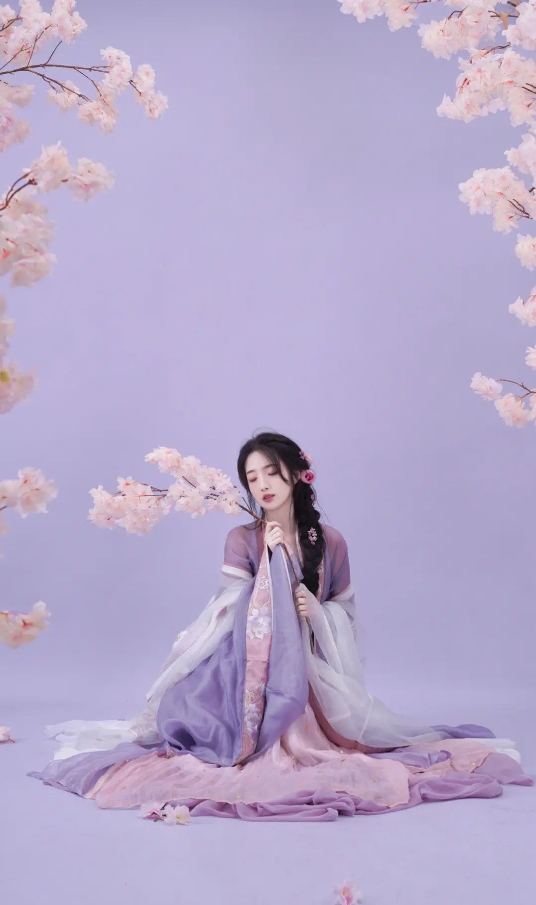 The Journey of a Modern College Student in Traditional Tang-Style Hanfu The Journey of a Modern College Student in Traditional Tang-Style Hanfu