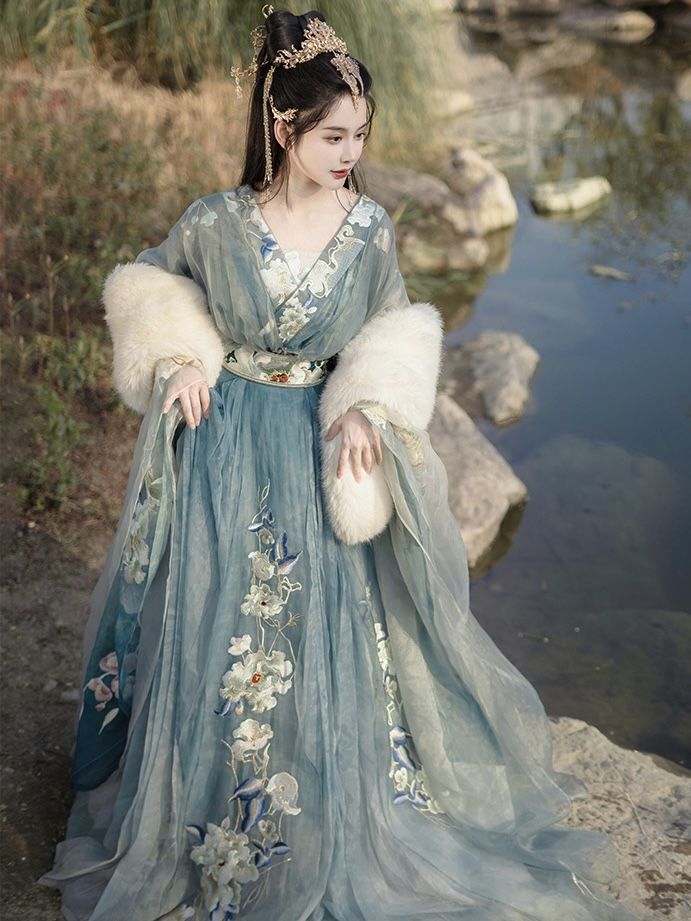Plus Size Cheongsam Blouse:Embracing the Beauty of Traditional Elegance
